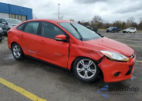 2014 Ford Focus Se z USA, uszkodzony, nr VIN 1FADP3F28EL310559